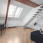 Apartamento Bright And Spacious Attic *