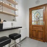 Apartamento Bright And Spacious Attic