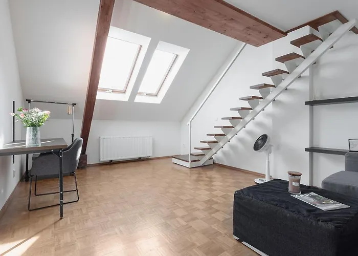 아파트 Bright And Spacious Attic *